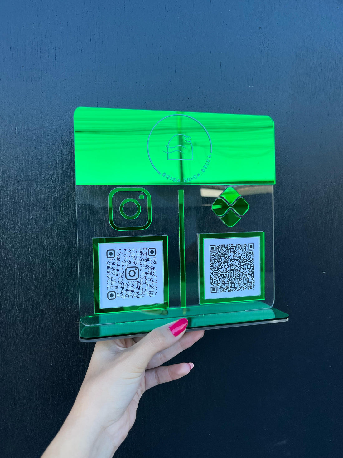 Placa com 2 QR Code