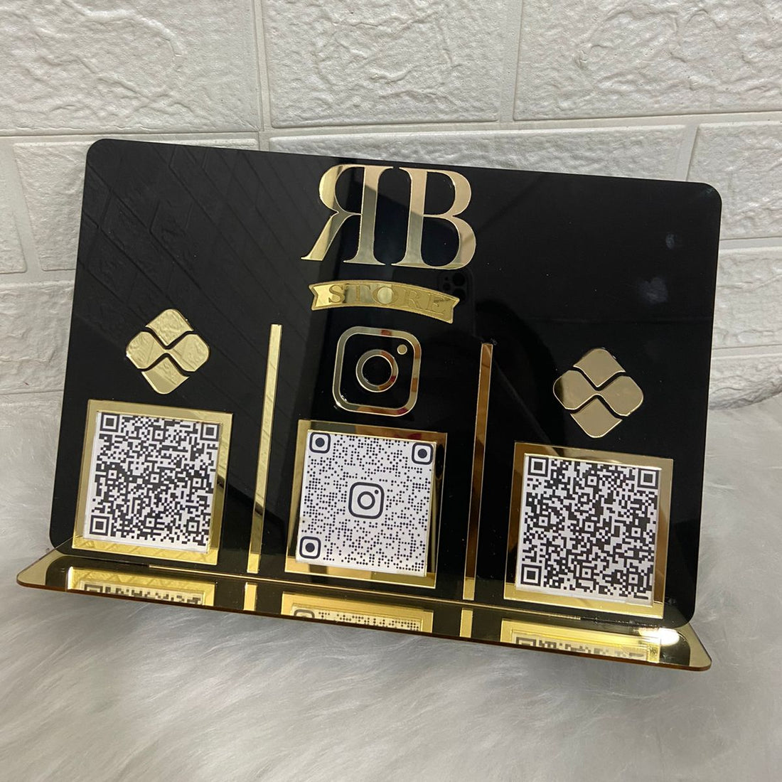 Placa com 3 QR Code
